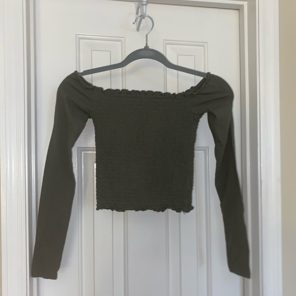 Hollister Small Off-the-Shoulder Top Army Green